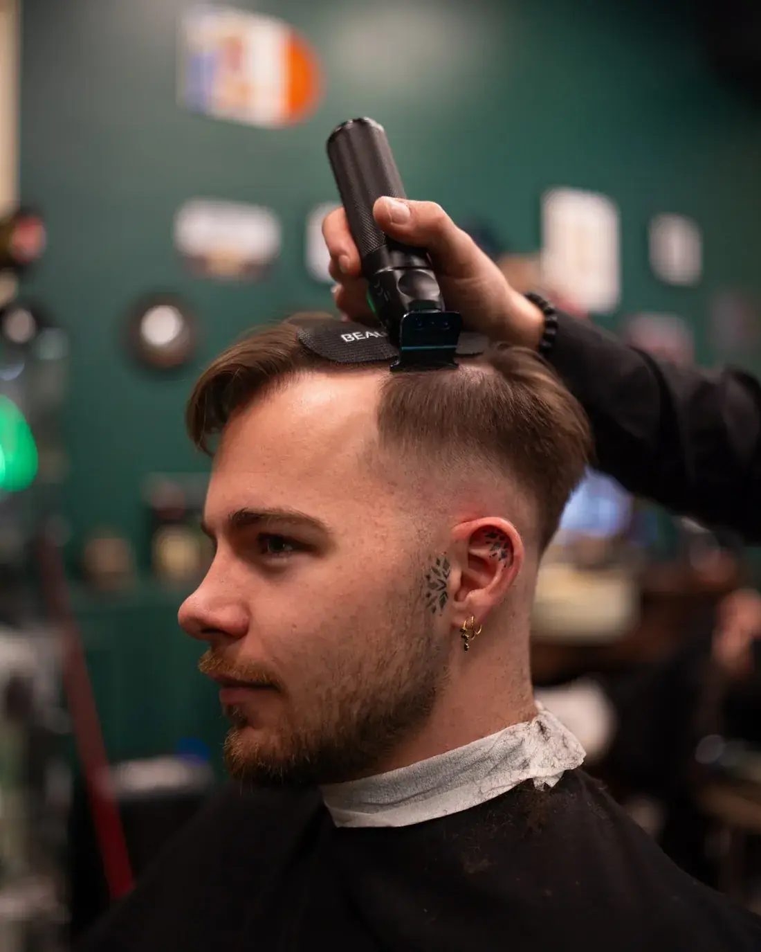 Coupe homme et dégradé à la tondeuse chez CALM à Montpellier
